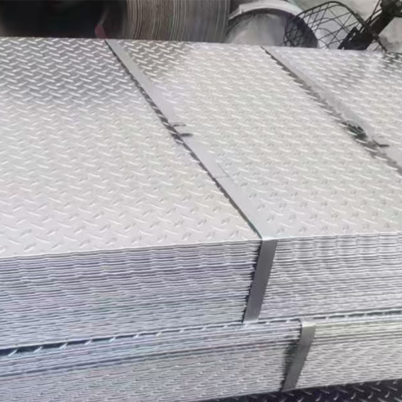 செக்கர்டு ஸ்டீல் பிளேட்